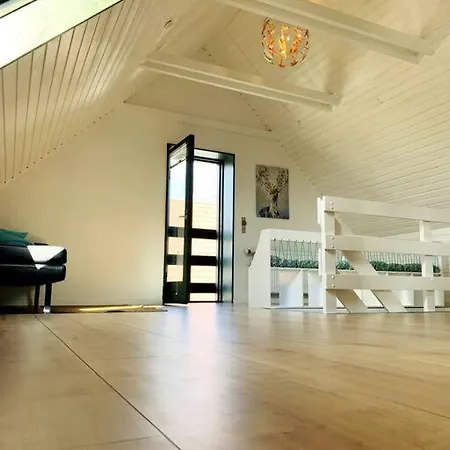 Hus Pa 100 M2 Ved Skov