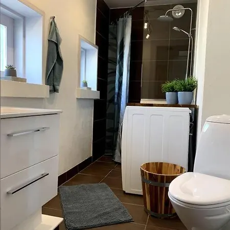 Hus Pa 100 M2 Ved Skov *